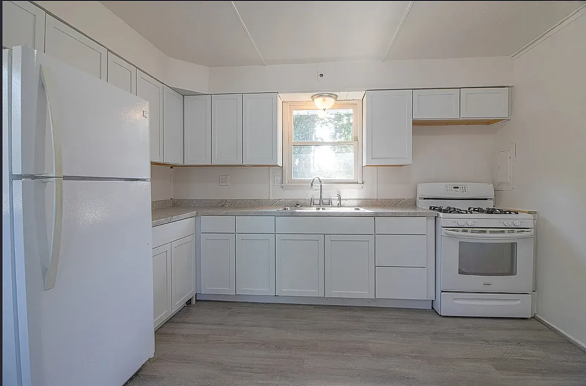 902 N Washington St — Photo 4