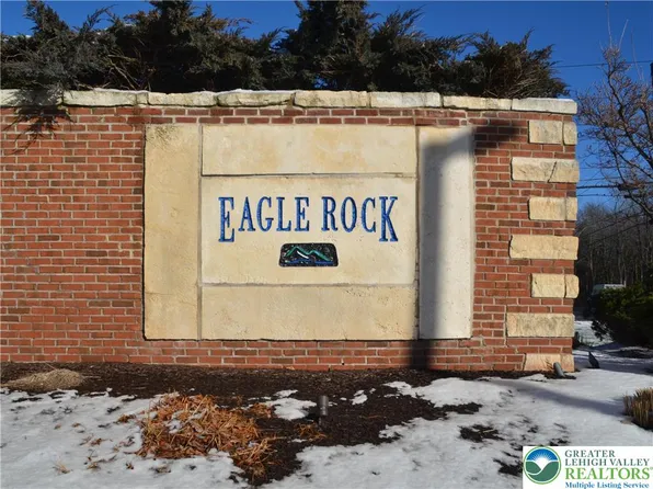 370 Inverness Ln, Hazleton, PA 18202