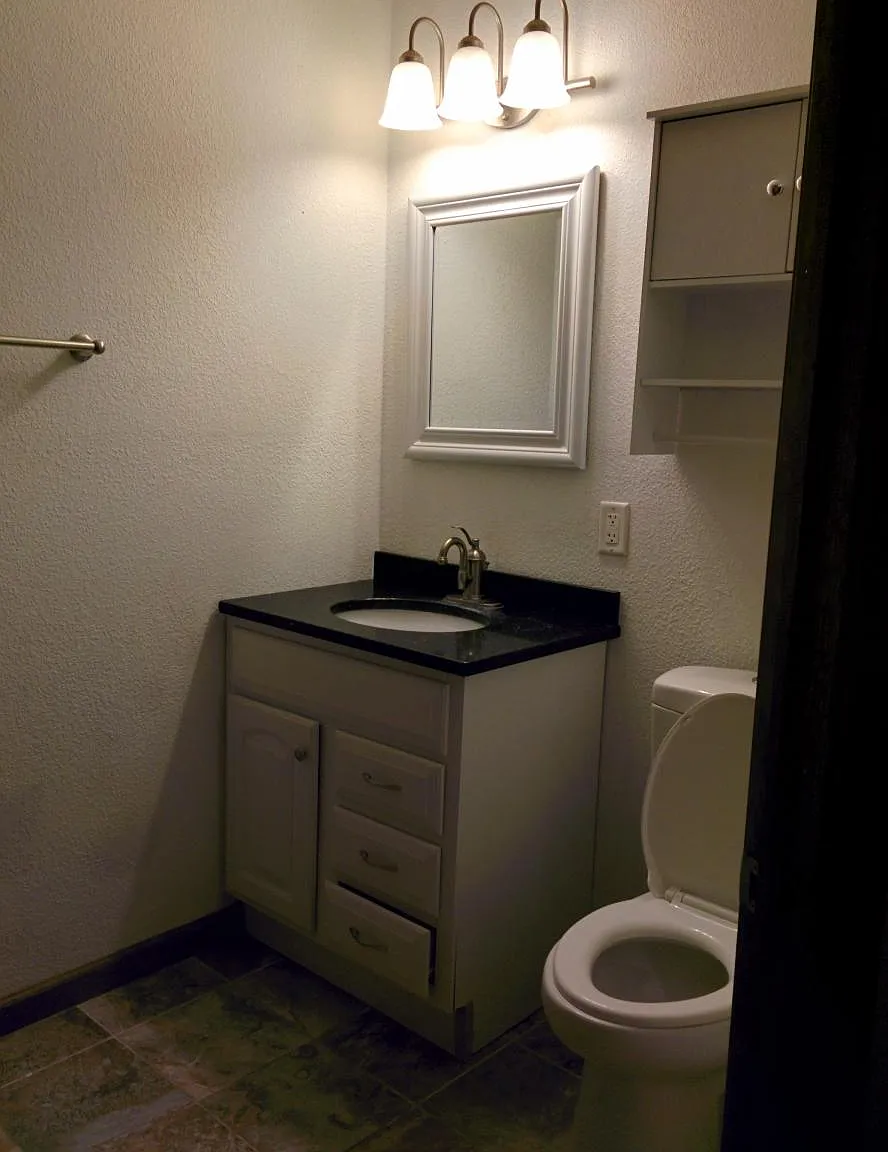 4 bed, 2.5 bath, $2,100 — Photo 4