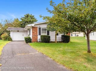 42 Rossetti Ct, Brick, NJ 08724