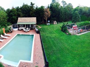 34A Shinnecock Rd, Hampton Bays, NY 11946