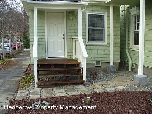 2nd image of 1040 Vallejo St