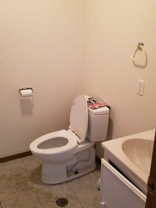 1st image of 222 S Elm St