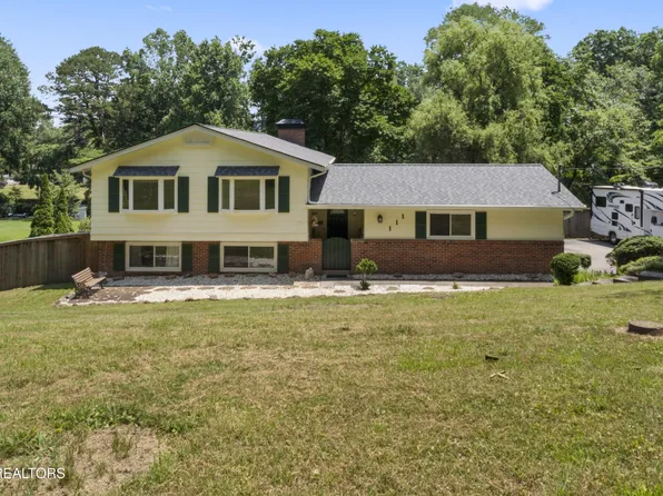 111 Mohawk Rd, Oak Ridge, TN 37830