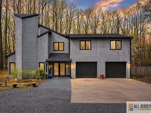 176 Stonehill Rd, Freehold, NJ 07728
