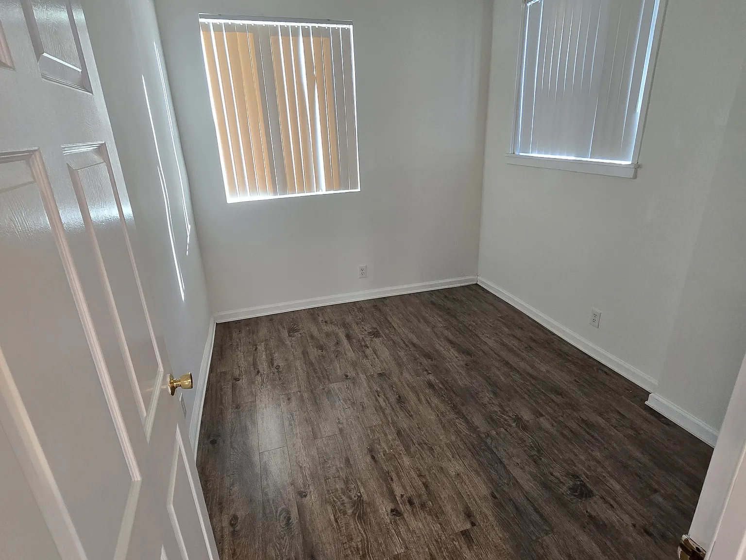 1138 N Parish Pl — Photo 3