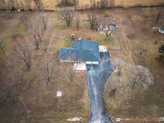 2nd image of 30400 Peach Blossom Ln