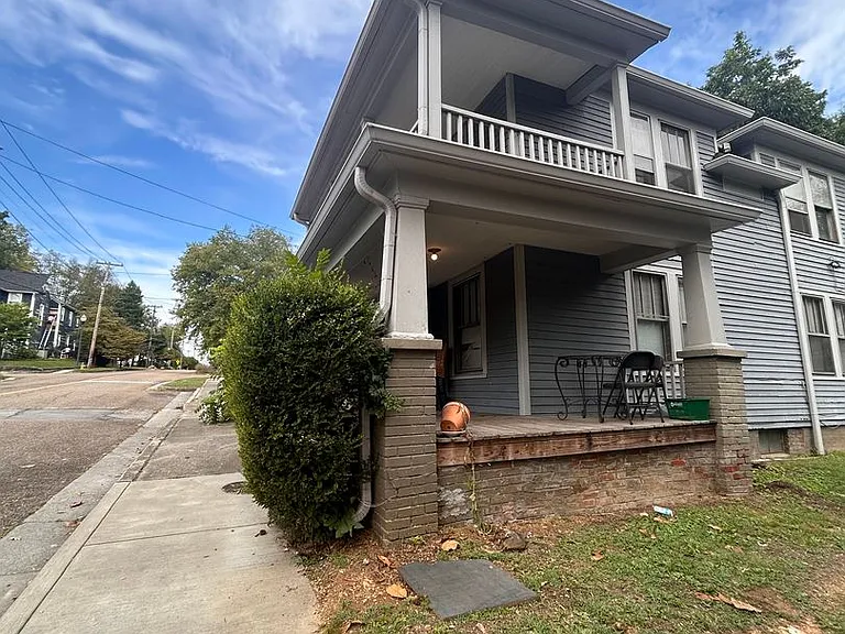 605 Gill Ave — Photo 20