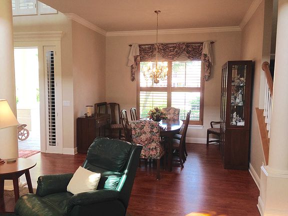 2nd image of 27 Catalpa Ct