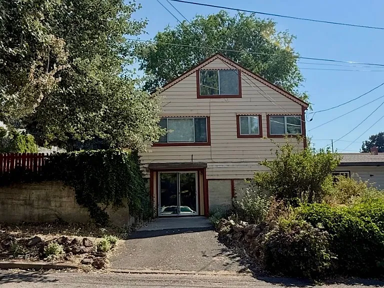 2036 Lavey St — Photo 1