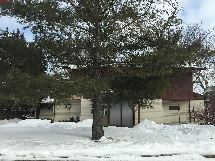 1st image of 19030 Birchcrest Dr