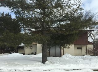 19030 Birchcrest Dr, Detroit, MI 48221
