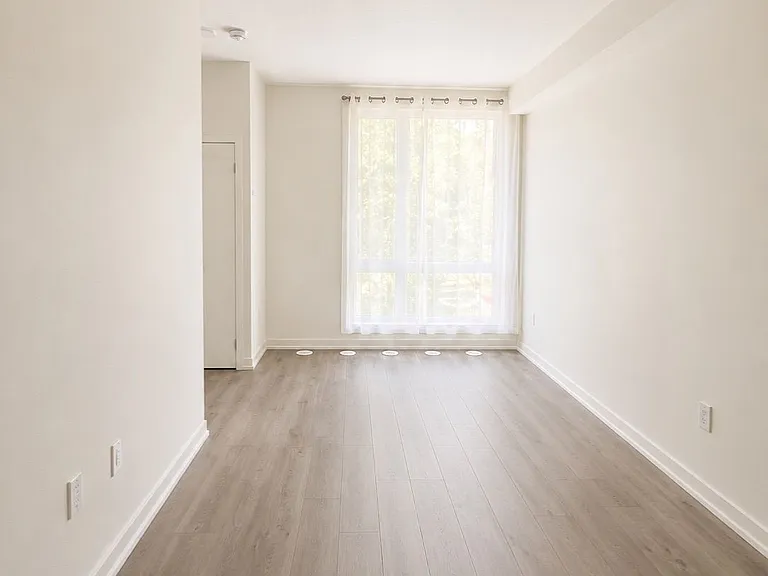 51 Florence St #9 — Photo 4