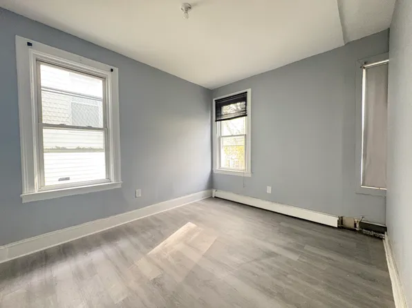 119 Myrtle Avenue image 3 of 6