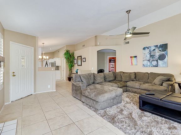 5th image of 4430 E Amberwood Dr