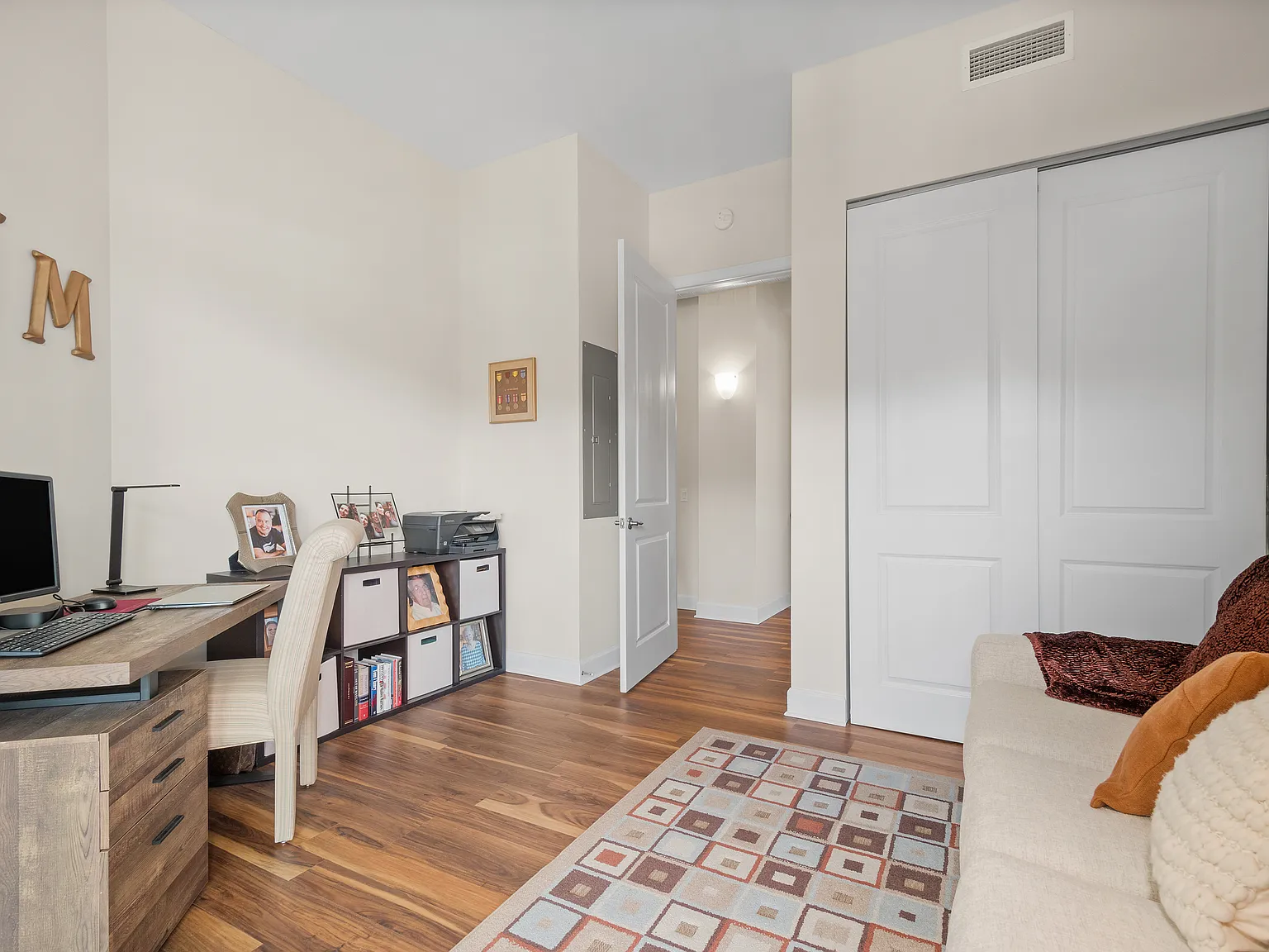 2 bed, 1947 sqft, $4,200 — Photo 2
