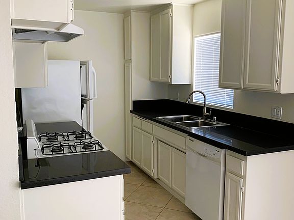5th image of 3603 Vinton Ave APT 106