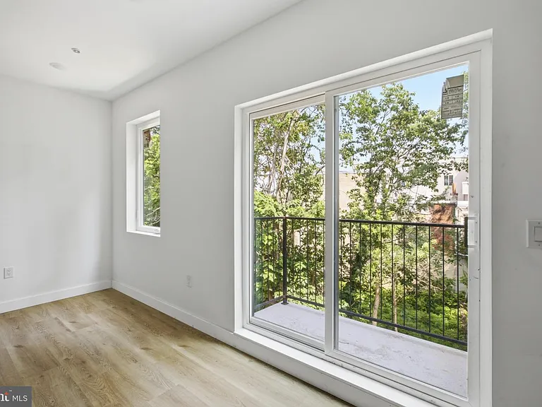 613 N Brooklyn St #7 — Photo 5