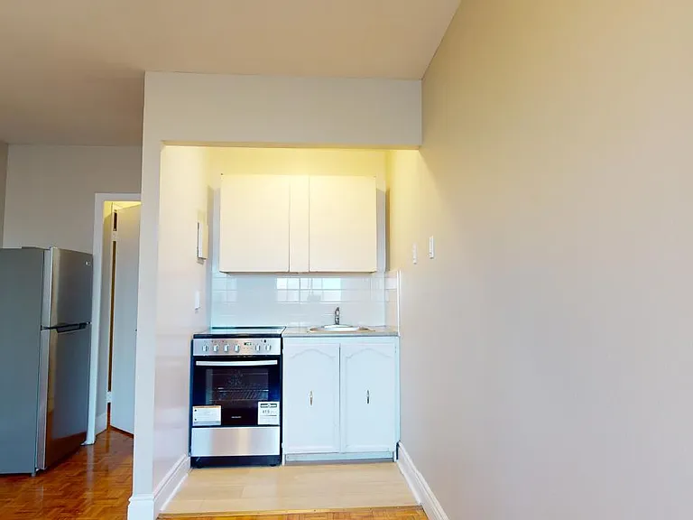 255 Stewart St — Photo 13