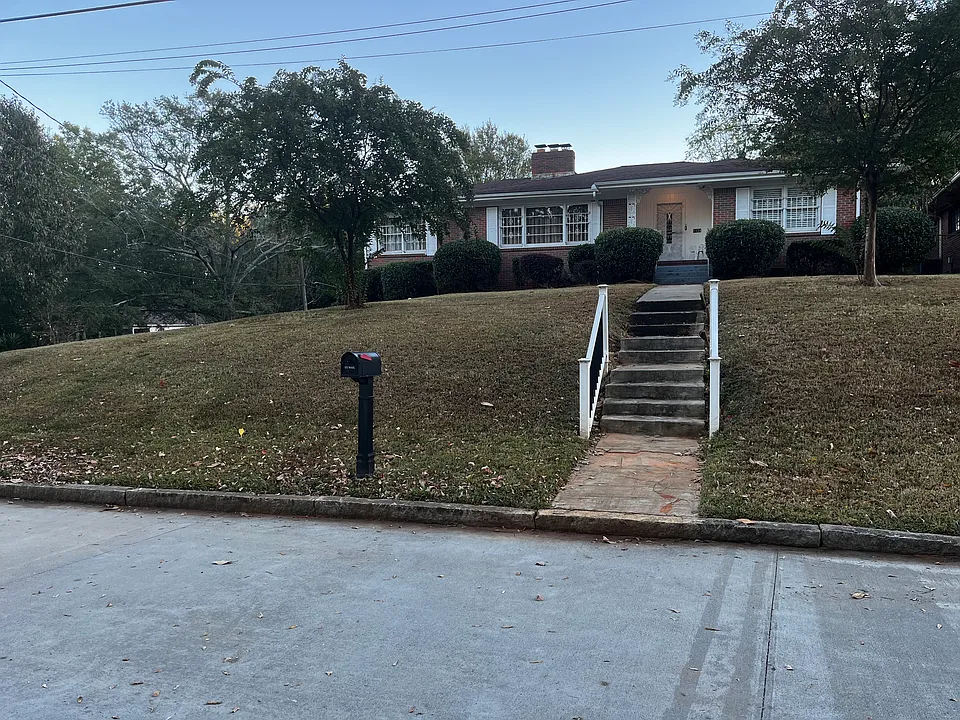 Fountain Dr SW