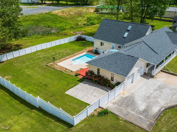 631 Old Highway 35 E, Fort Payne, AL 35968