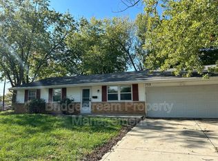 7712 Redbank Ln, Huber Heights, OH 45424