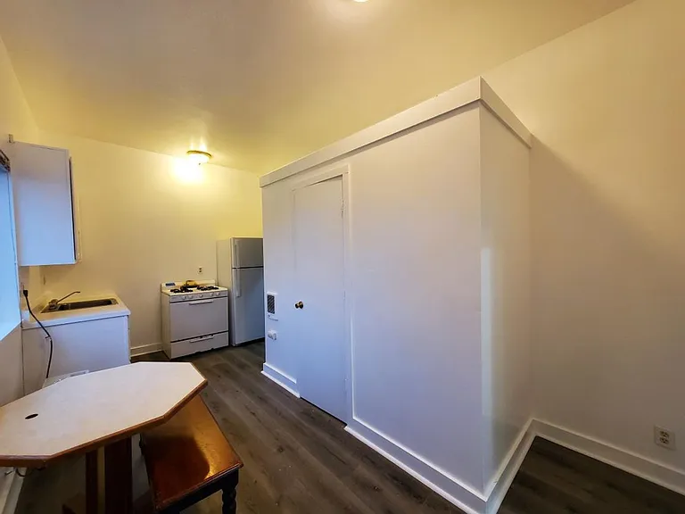 87 NE Harbor Ct — Photo 5