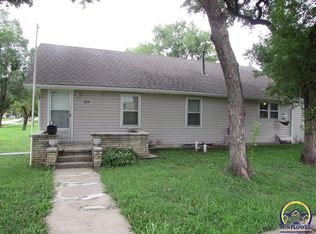 629 Allen Rd, Manhattan, KS 66502