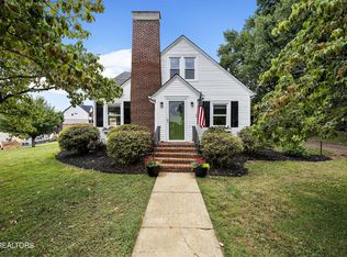 1211 Circle Dr, Dandridge, TN 37725