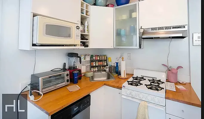 Rented by Highline Residential | media 28