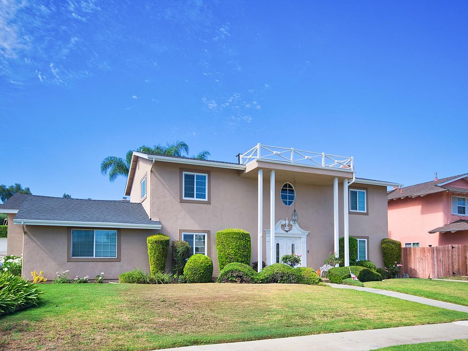 2nd image of 1051 Candace Ln