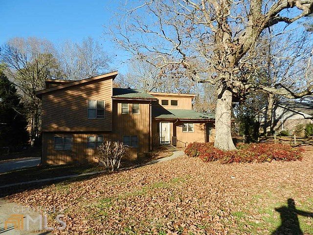 1st image of 1718 Brandy Woods Trl SE