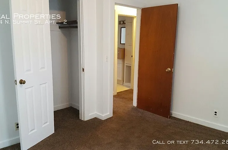 214 N Summit St #2 — Photo 7