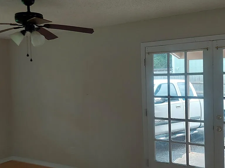 115 Sandlewood Cir N — Photo 16