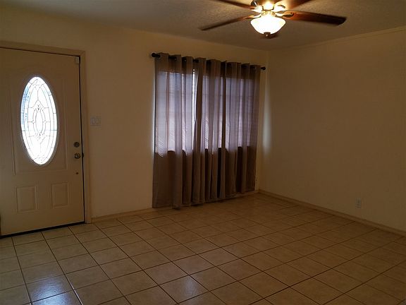 2nd image of 711 Peach St