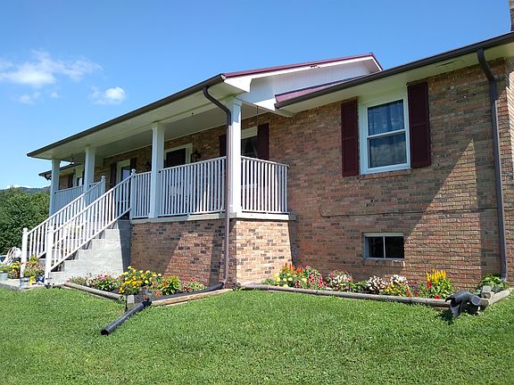 5th image of 380 Maxfield Dr