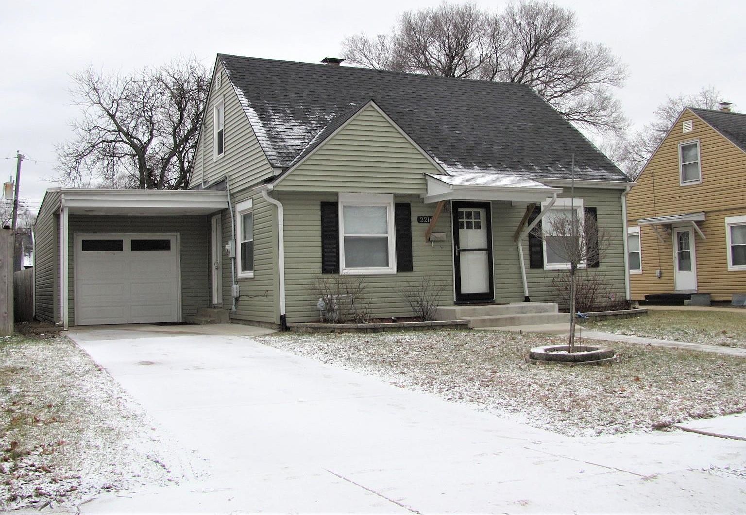 2216 Lawndale Ave, Rockford, IL 61103 Zillow