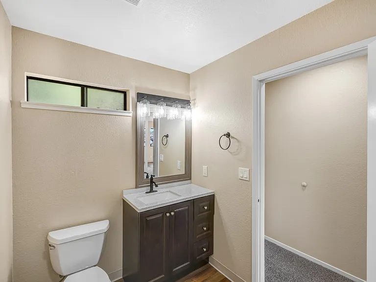 The Gables Apartments — Photo 12