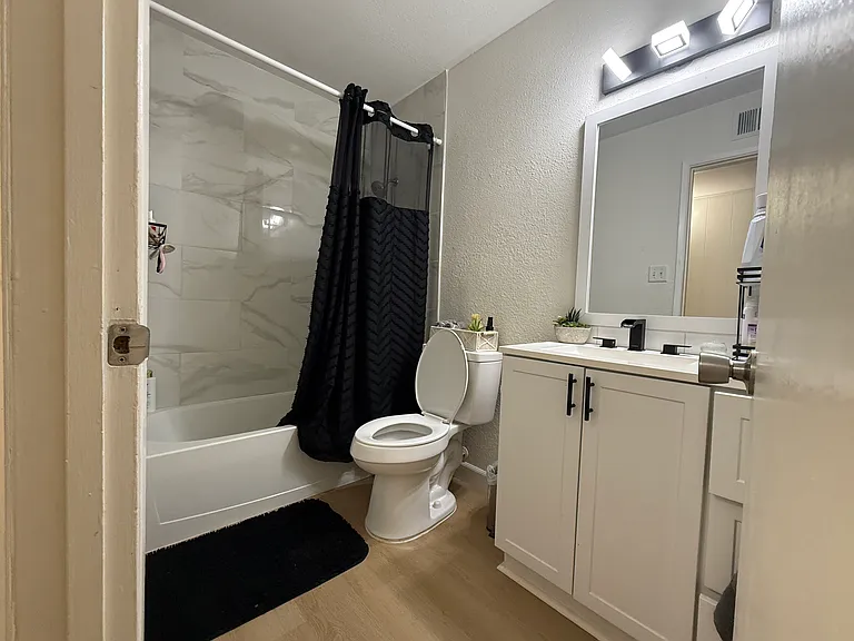 208 E McKinley St — Photo 11