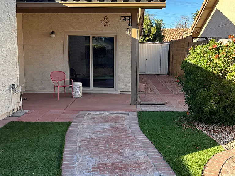 907 E Vaughn Ave — Photo 15
