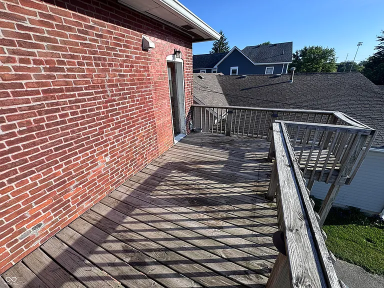 91 N Maple St — Photo 4