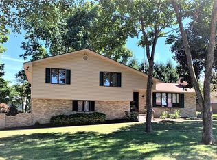 3936 Glenoak Dr NE, Louisville, OH 44641