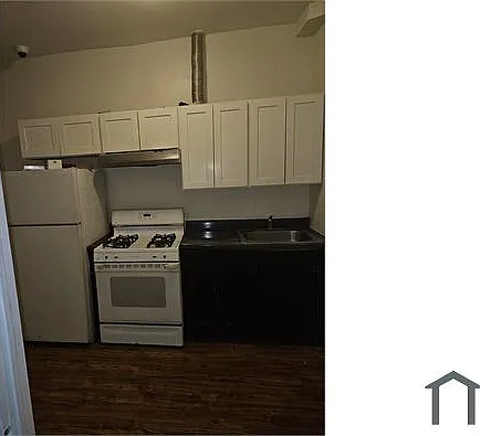 585 Bristol St — Photo 13