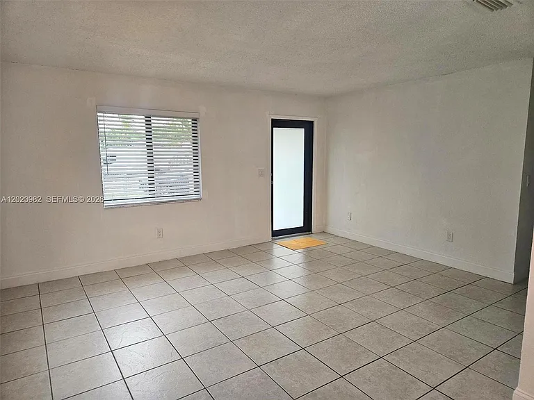 15320 SW 305th St — Photo 5
