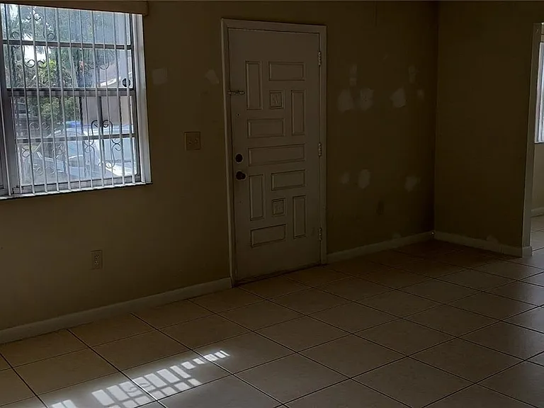 2829 SW 38th Ct #2829 — Photo 13