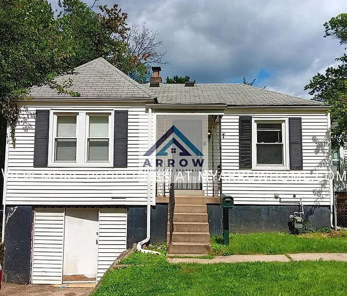 7 Lamar Dr — Photo 1