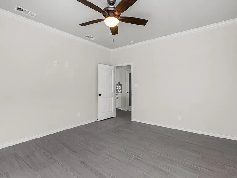 1003 Bromegrass St — Photo 8