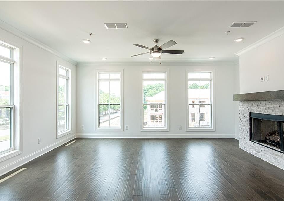 1st image of 247 Downing Dr #99