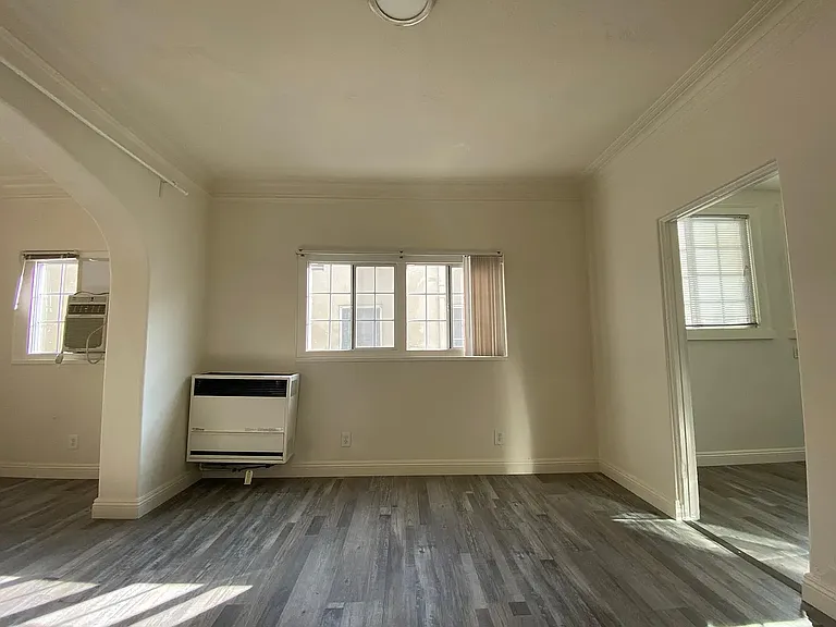 133 S Saint Andrews Pl #3 — Photo 6
