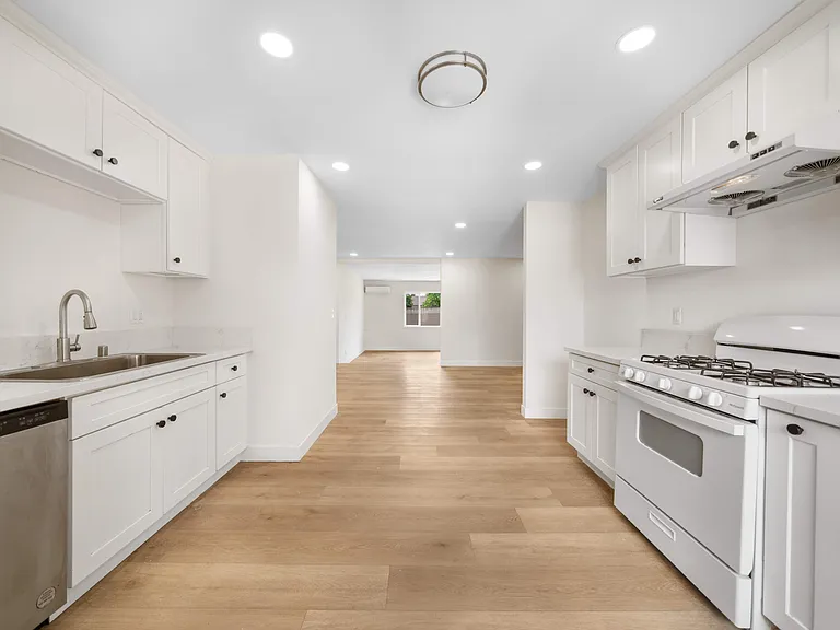 10148 Felipe Ave — Photo 7